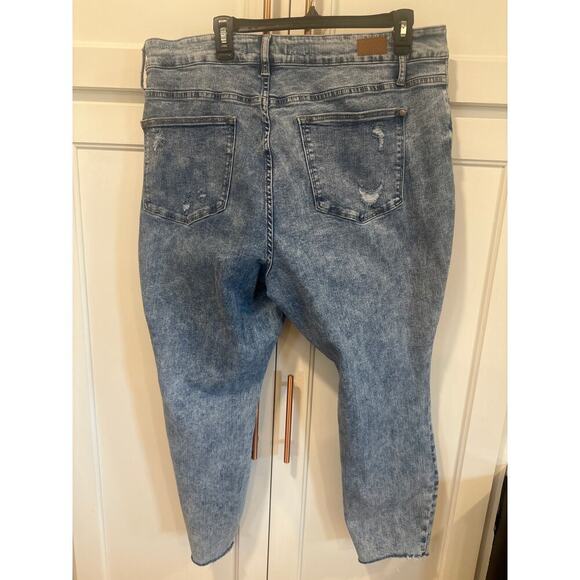 Judy Blue Plus size 20W skinny fit light wash Jean distressed - Picture 4 of 8